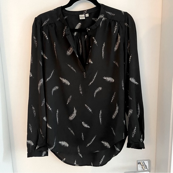 Black, silky blouse with feather pattern. Size medium. TWIK. - Picture 1 of 4
